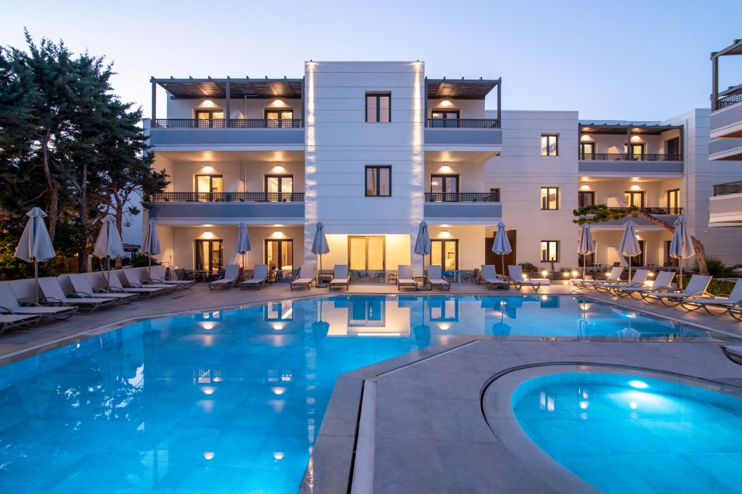 Summer Dream Hotel, Rethymnon Crete, family friendly hotel, close to the sea & near Rethymnon city, smart apartments, deluxe rooms, swimming pool, breakfast & restaurant